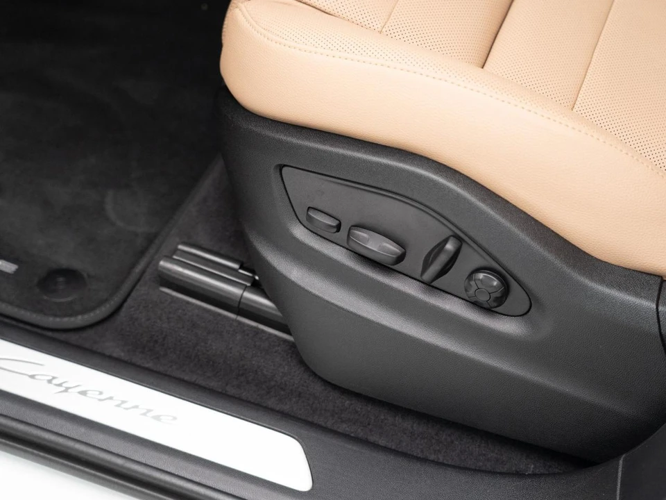 2026 Porsche 9Y0/9Y3 Cayenne - Image 16 of 31