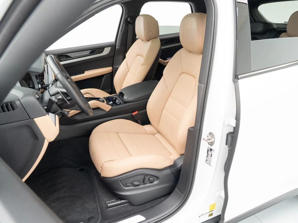 2026 Porsche 9Y0/9Y3 Cayenne - Image 6 of 31