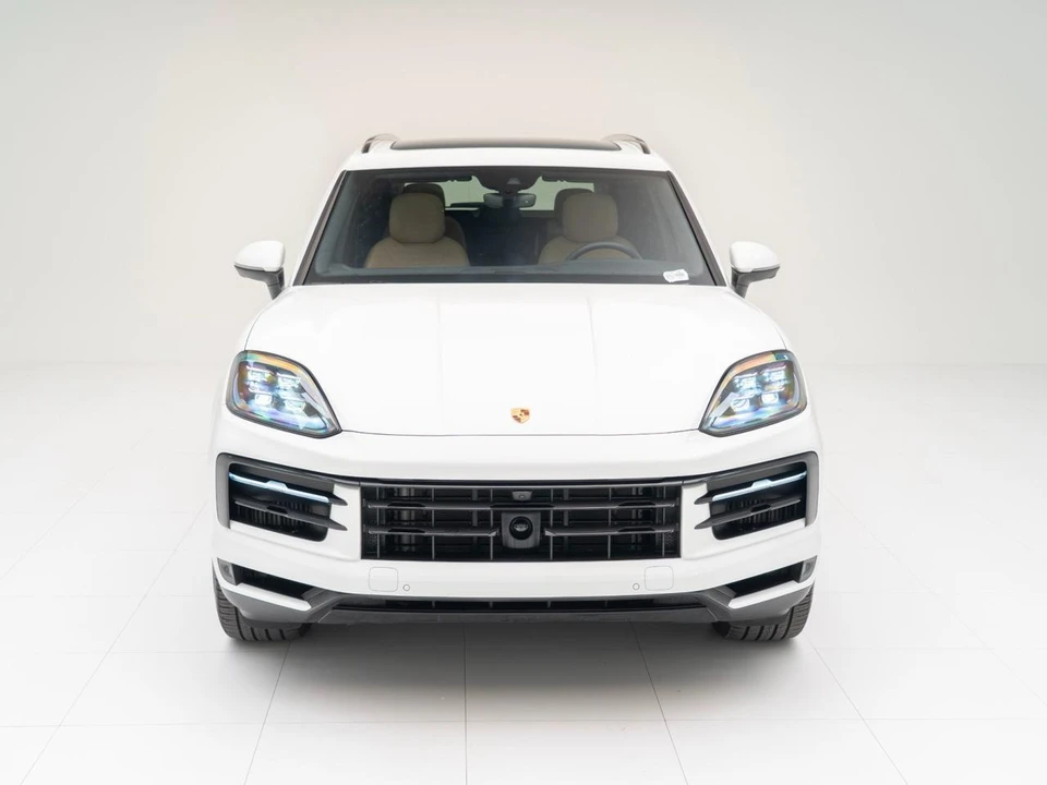 2026 Porsche 9Y0/9Y3 Cayenne - Image 7 of 31