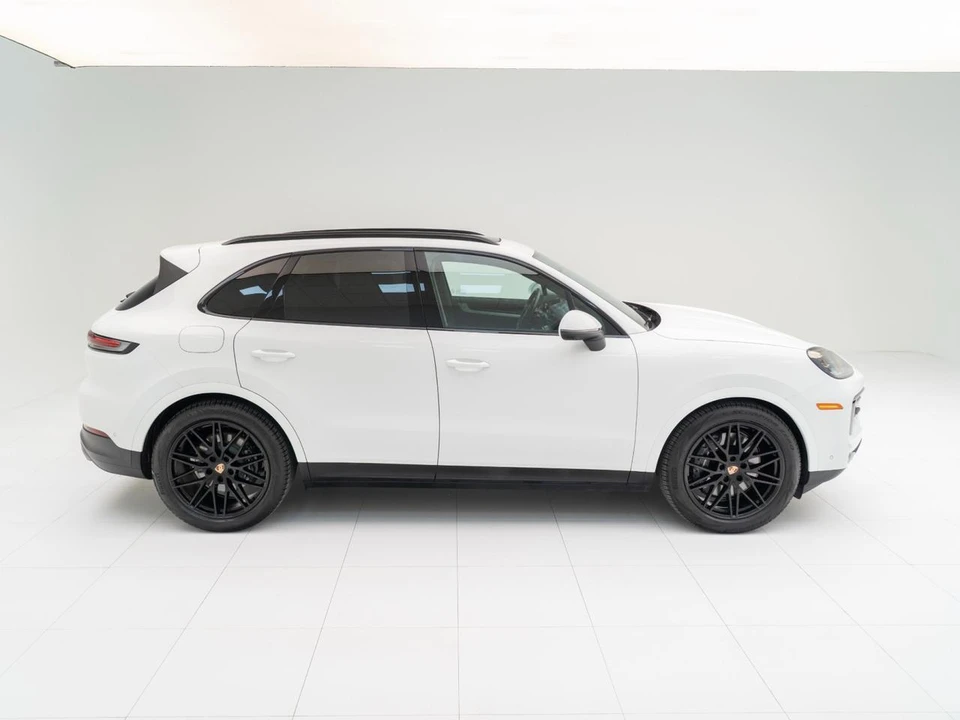 2026 Porsche 9Y0/9Y3 Cayenne - Image 9 of 31