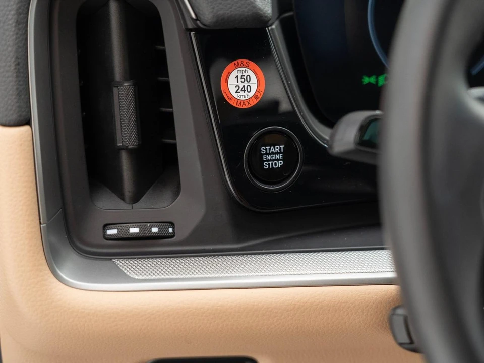 2026 Porsche 9Y0/9Y3 Cayenne - Image 29 of 31