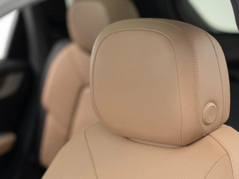 2026 Porsche 9Y0/9Y3 Cayenne - Image 19 of 31