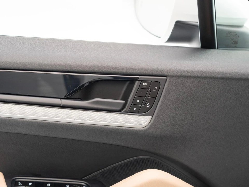 2026 Porsche 9Y0/9Y3 Cayenne - Image 22 of 31