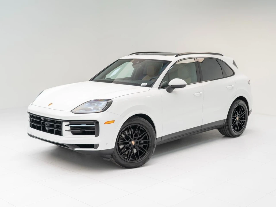 2026 Porsche 9Y0/9Y3 Cayenne - Image 2 of 31