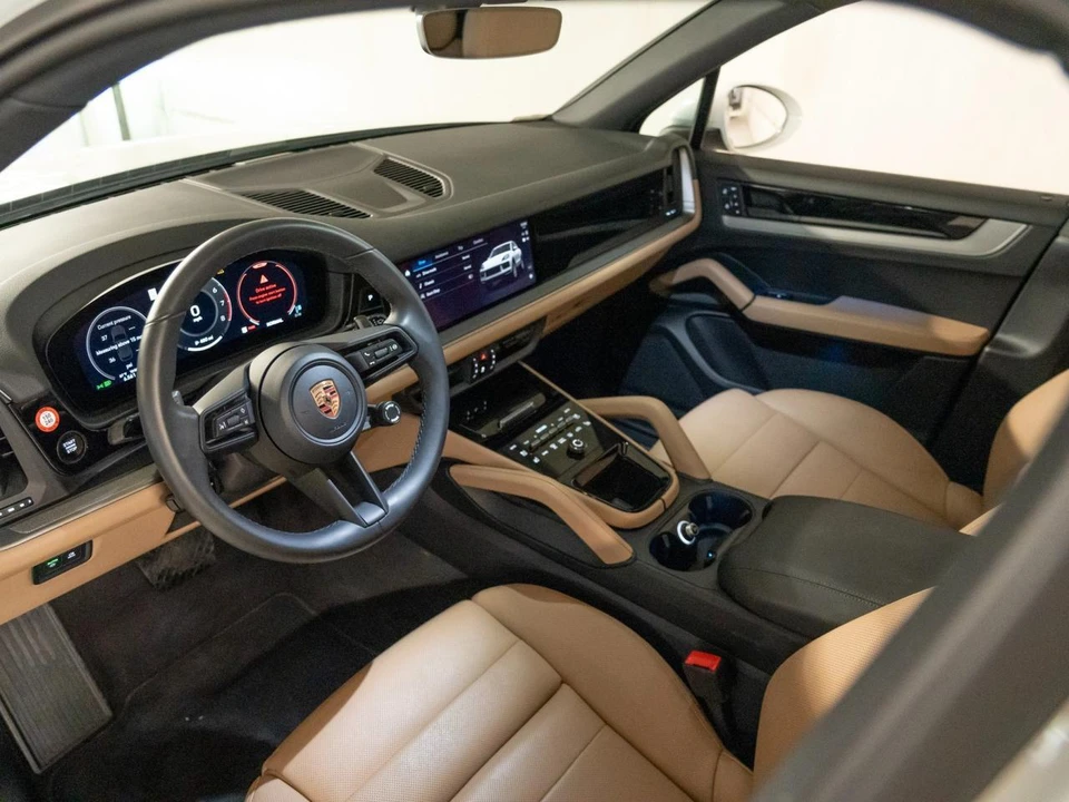 2026 Porsche 9Y0/9Y3 Cayenne - Image 5 of 29