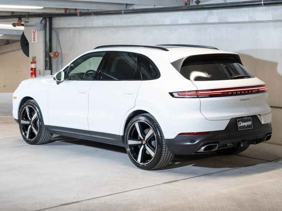 2026 Porsche 9Y0/9Y3 Cayenne - Image 4 of 29