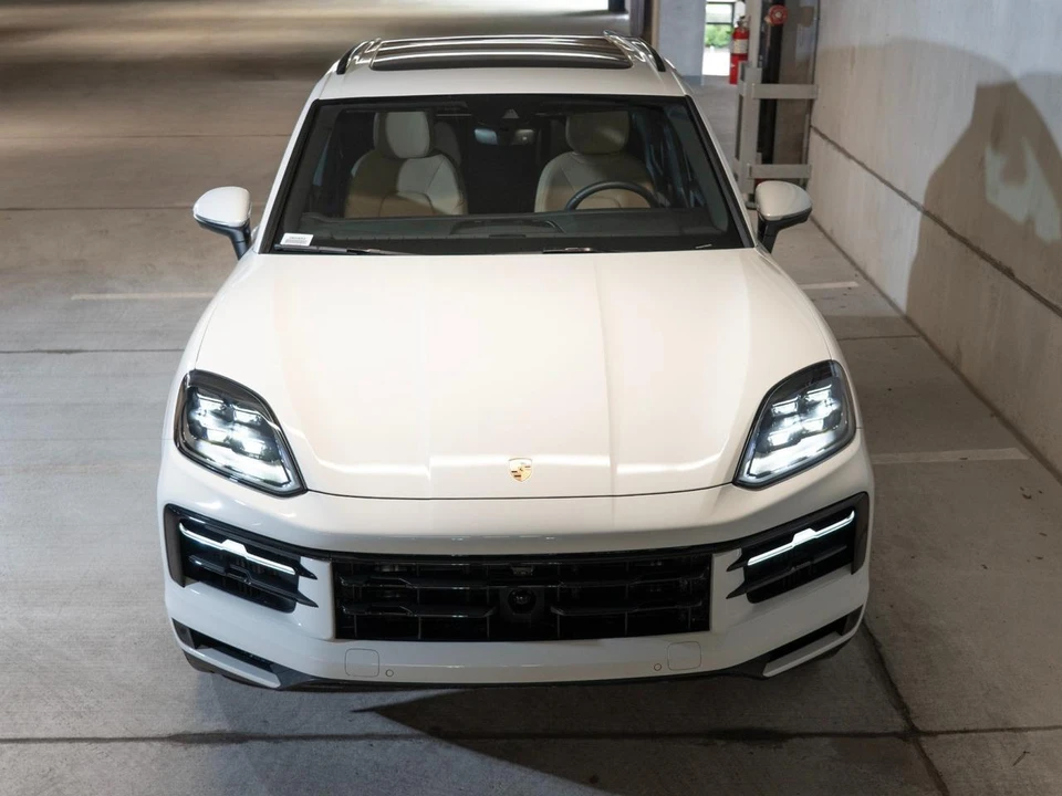 2026 Porsche 9Y0/9Y3 Cayenne - Image 7 of 29