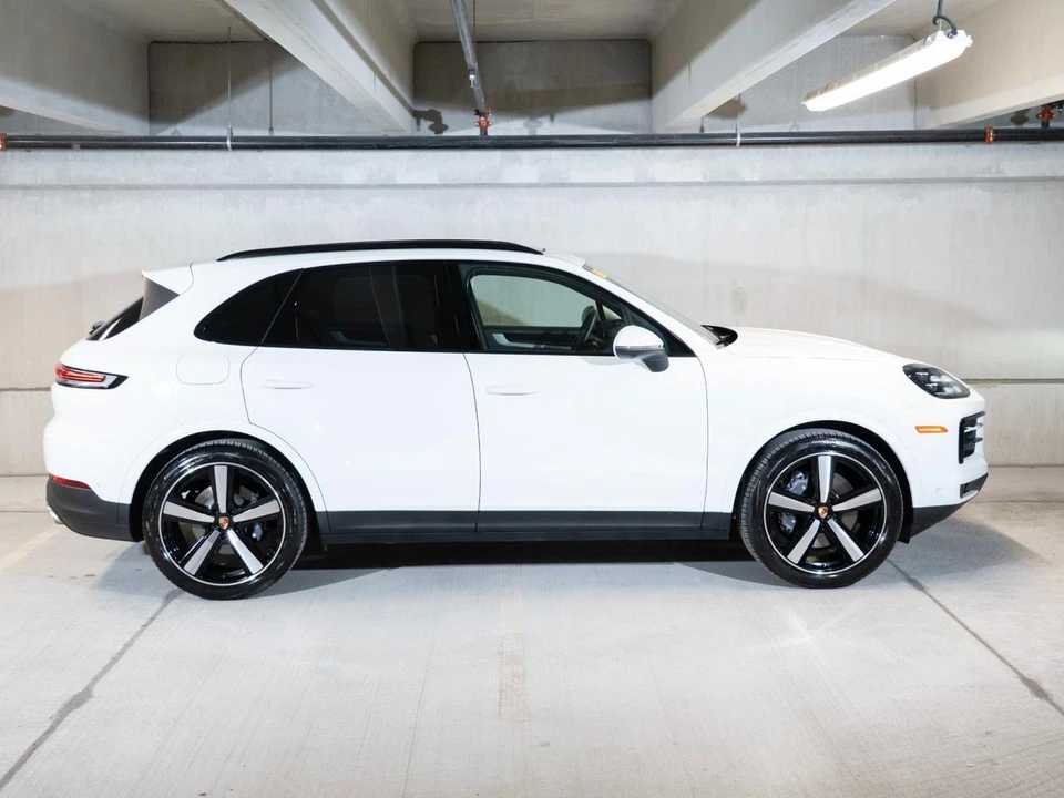 2026 Porsche 9Y0/9Y3 Cayenne - Image 9 of 29