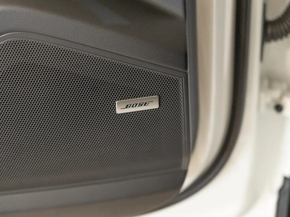 2026 Porsche 9Y0/9Y3 Cayenne - Image 19 of 29