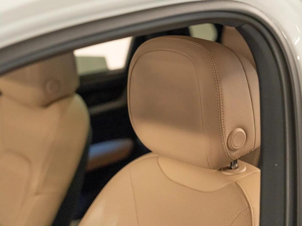 2026 Porsche 9Y0/9Y3 Cayenne - Image 25 of 29