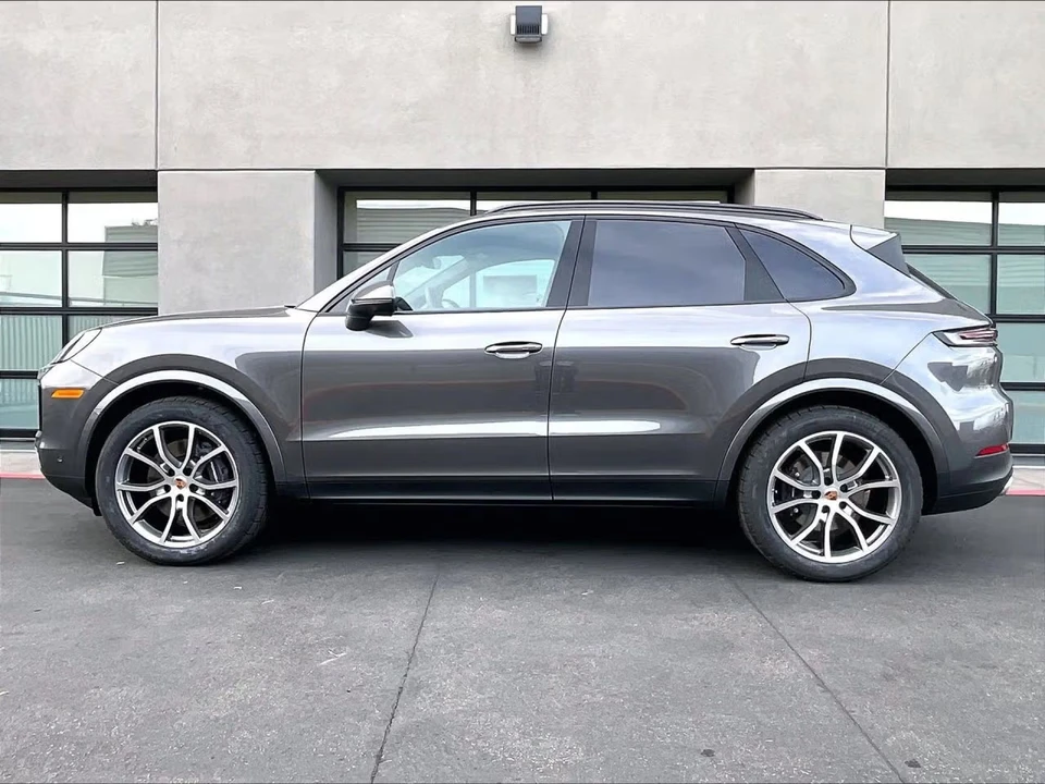 2026 Porsche 9Y0/9Y3 Cayenne - Image 12 of 31