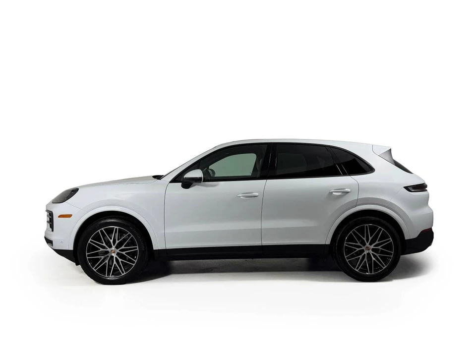 2026 Porsche 9Y0/9Y3 Cayenne - Image 2 of 5