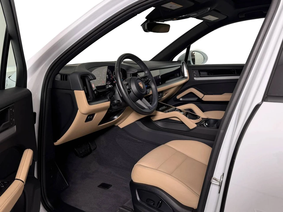 2026 Porsche 9Y0/9Y3 Cayenne - Image 4 of 5