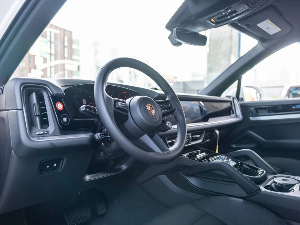 2026 Porsche 9Y0/9Y3 Cayenne - Image 4 of 5
