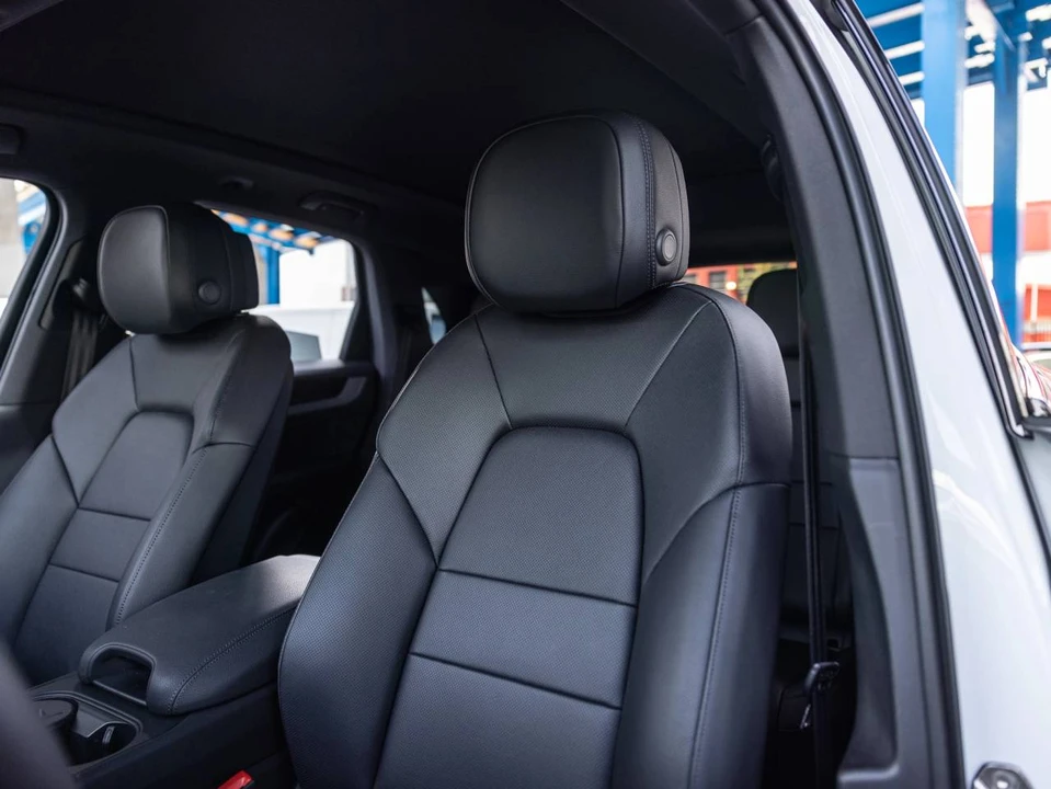 2026 Porsche 9Y0/9Y3 Cayenne - Image 5 of 5