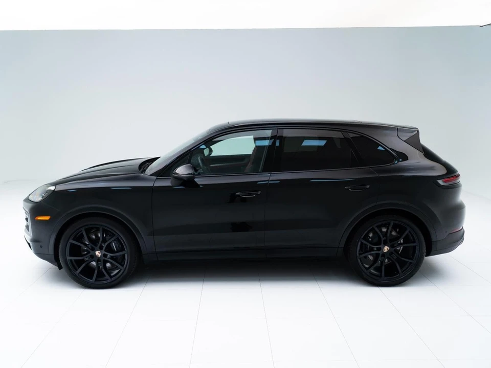 2026 Porsche 9Y0/9Y3 Cayenne - Image 2 of 31
