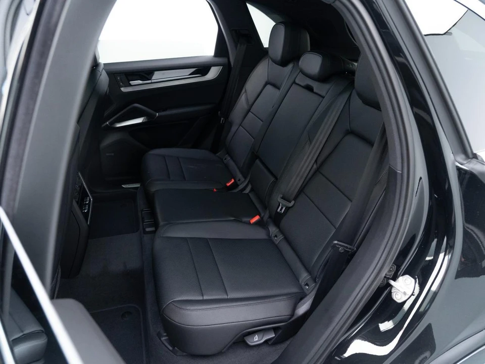 2026 Porsche 9Y0/9Y3 Cayenne - Image 28 of 31