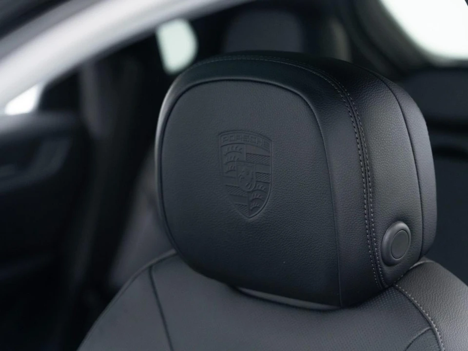 2026 Porsche 9Y0/9Y3 Cayenne - Image 17 of 31