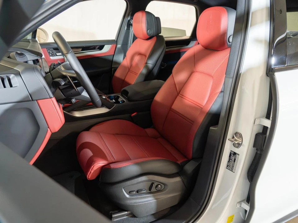 2026 Porsche 9Y0/9Y3 Cayenne - Image 5 of 29