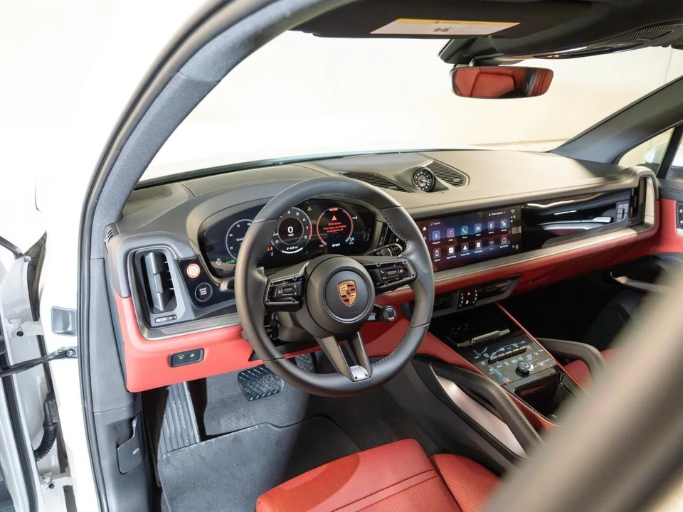 2026 Porsche 9Y0/9Y3 Cayenne - Image 4 of 29