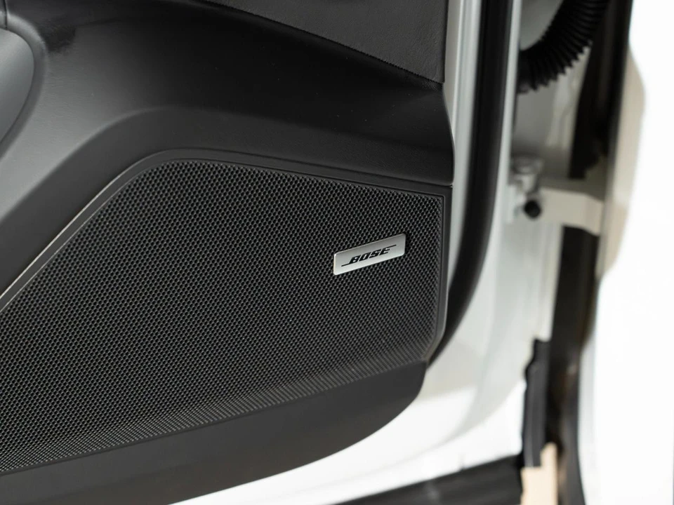 2026 Porsche 9Y0/9Y3 Cayenne - Image 19 of 29