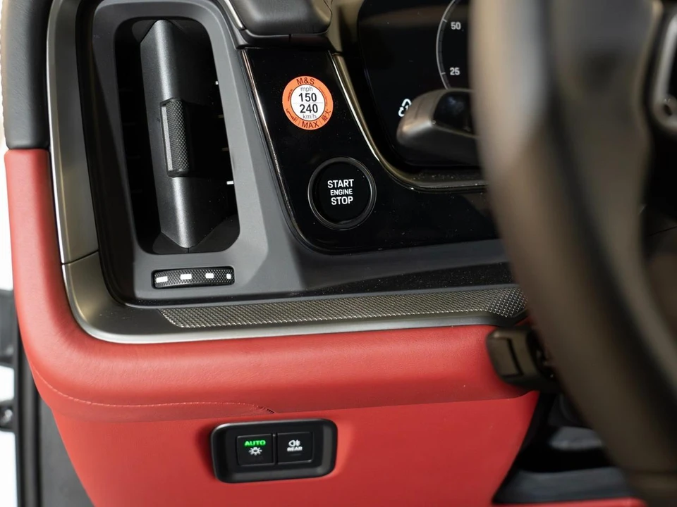 2026 Porsche 9Y0/9Y3 Cayenne - Image 28 of 29