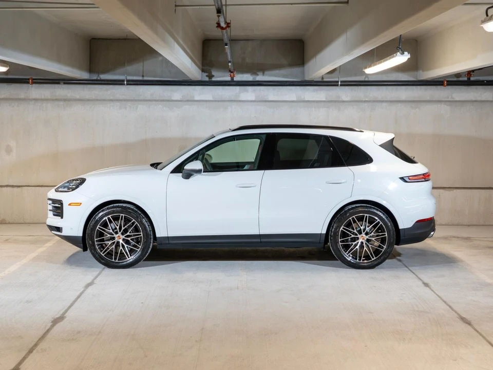 2026 Porsche 9Y0/9Y3 Cayenne - Image 2 of 29