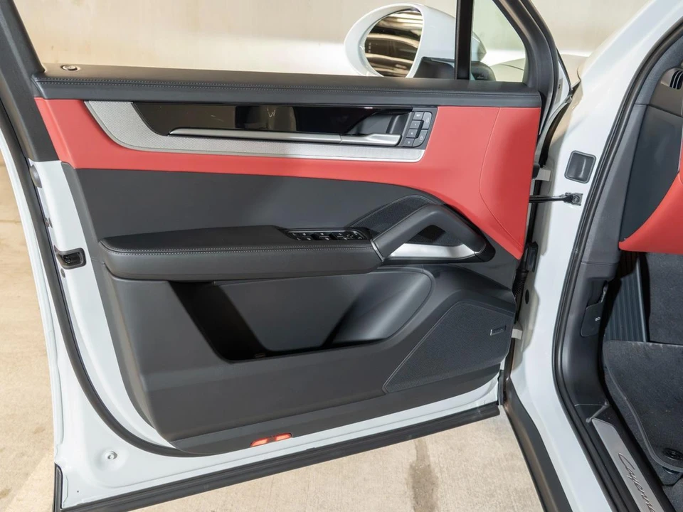 2026 Porsche 9Y0/9Y3 Cayenne - Image 17 of 29