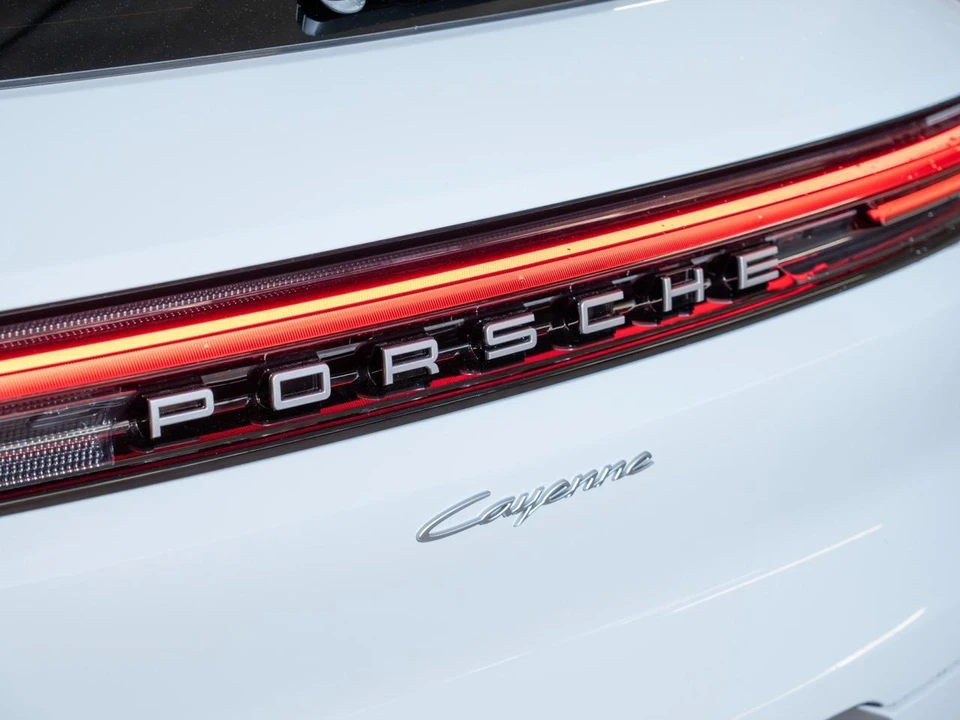 2026 Porsche 9Y0/9Y3 Cayenne - Image 12 of 29