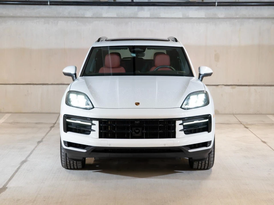 2026 Porsche 9Y0/9Y3 Cayenne - Image 10 of 29