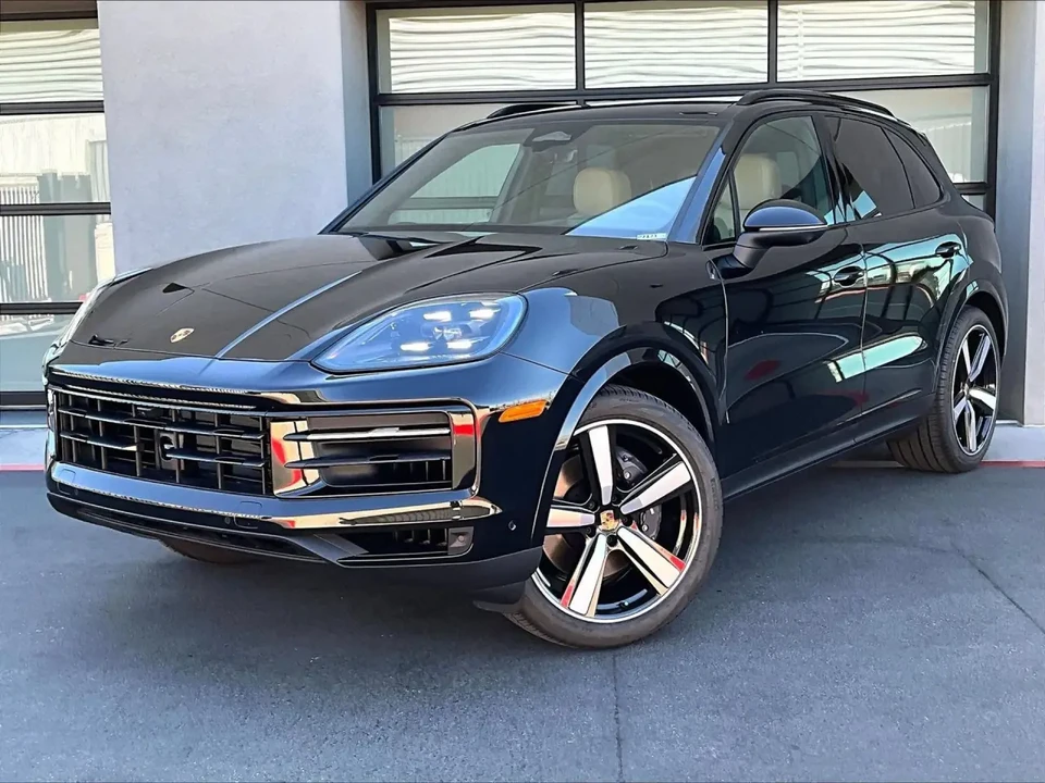 2026 Porsche 9Y0/9Y3 Cayenne - Image 8 of 31