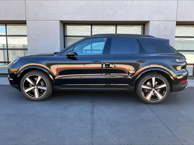 2026 Porsche 9Y0/9Y3 Cayenne - Image 14 of 31