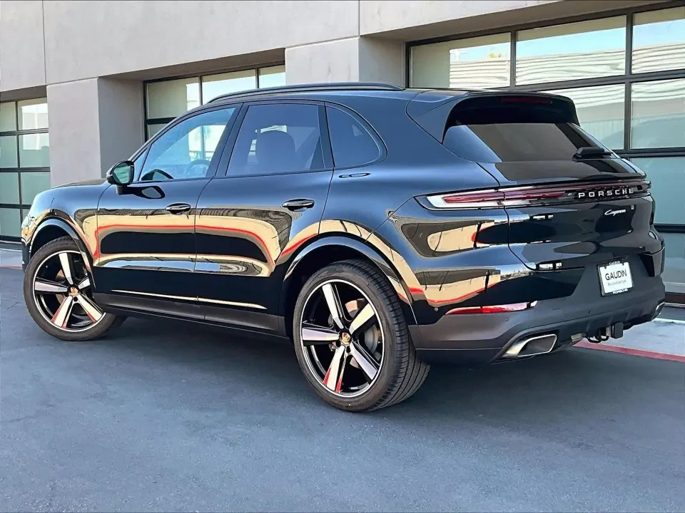 2026 Porsche 9Y0/9Y3 Cayenne - Image 23 of 31