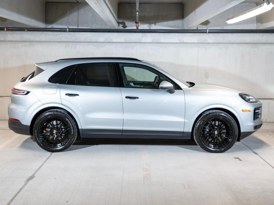 2026 Porsche 9Y0/9Y3 Cayenne - Image 8 of 30