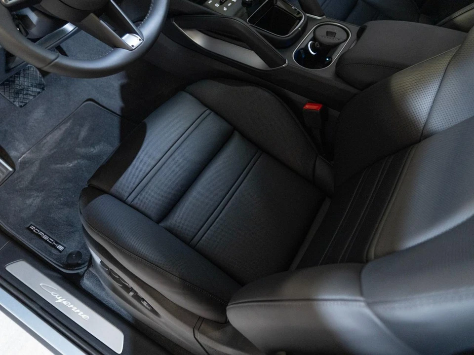 2026 Porsche 9Y0/9Y3 Cayenne - Image 14 of 30