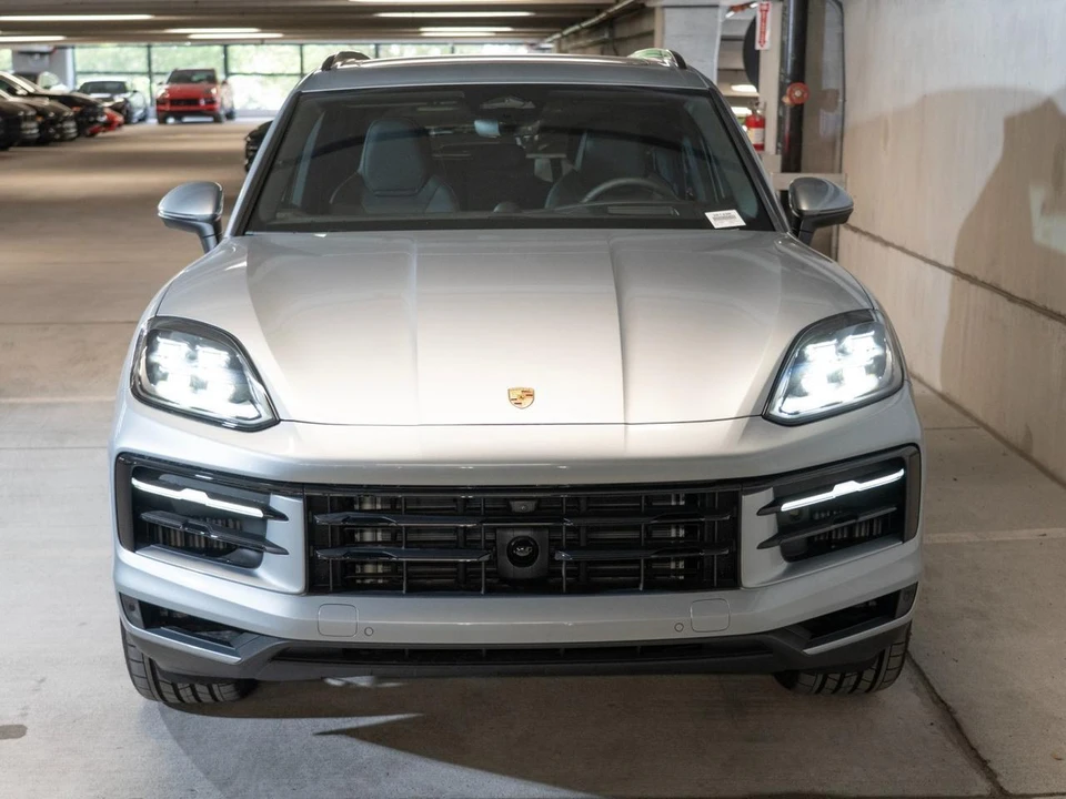 2026 Porsche 9Y0/9Y3 Cayenne - Image 6 of 30