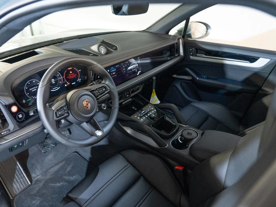 2026 Porsche 9Y0/9Y3 Cayenne - Image 4 of 30