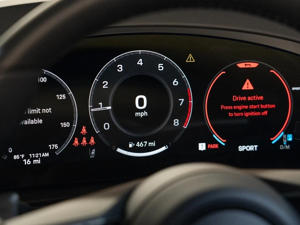 2026 Porsche 9Y0/9Y3 Cayenne - Image 19 of 30