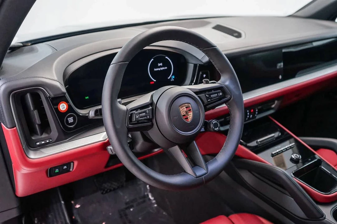 2026 Porsche 9Y0/9Y3 Cayenne - Image 4 of 4