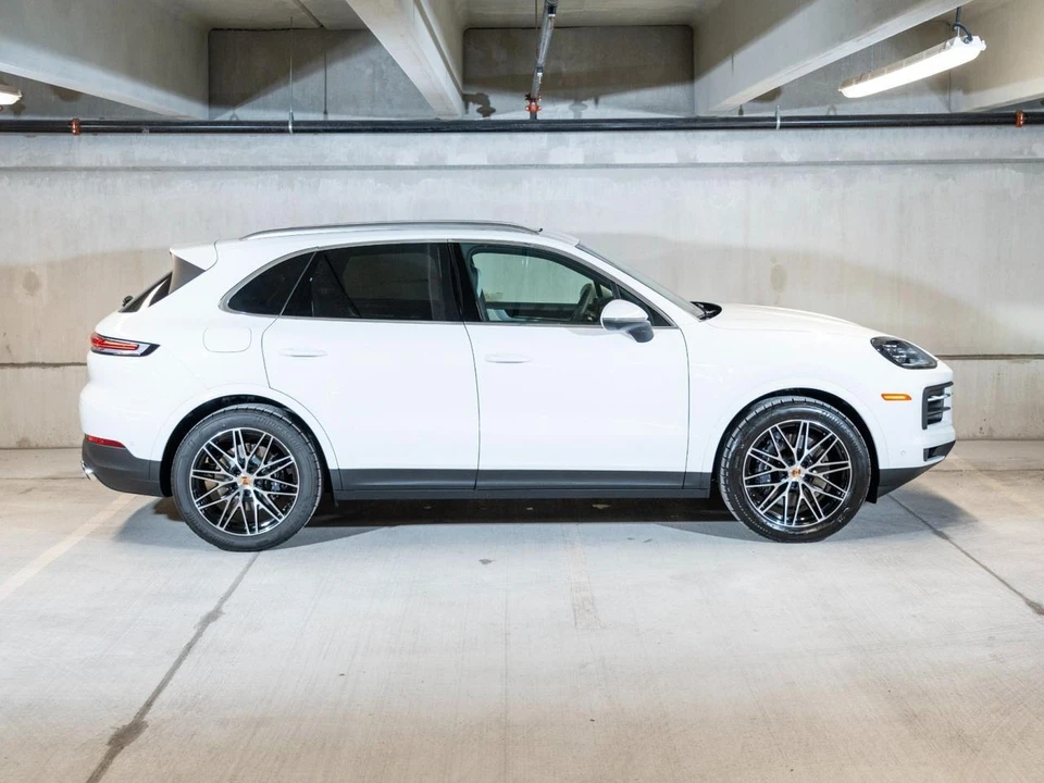 2026 Porsche 9Y0/9Y3 Cayenne - Image 8 of 27