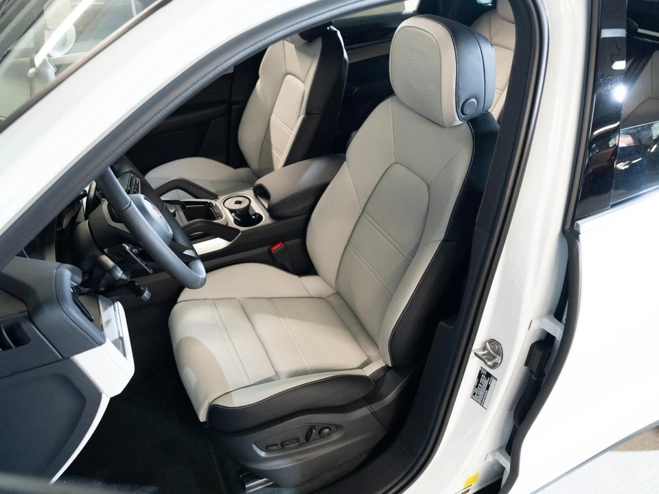 2026 Porsche 9Y0/9Y3 Cayenne - Image 5 of 27