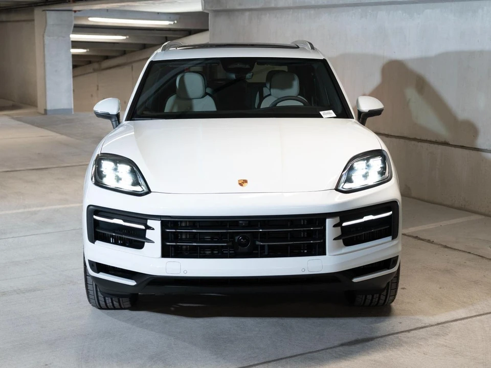 2026 Porsche 9Y0/9Y3 Cayenne - Image 6 of 27