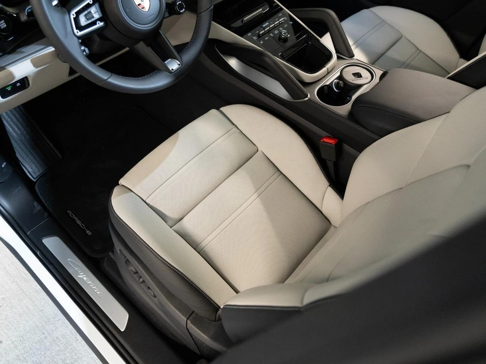 2026 Porsche 9Y0/9Y3 Cayenne - Image 14 of 27