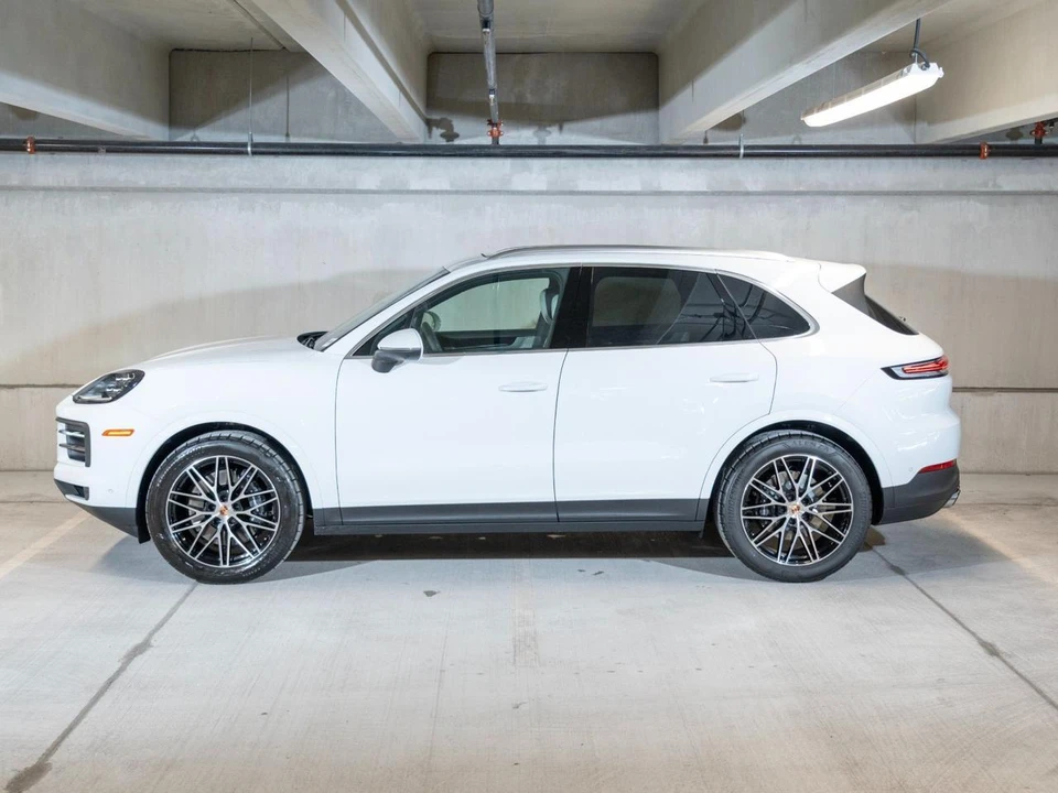 2026 Porsche 9Y0/9Y3 Cayenne - Image 2 of 27