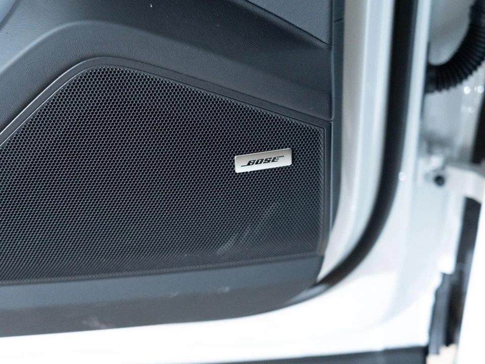 2026 Porsche 9Y0/9Y3 Cayenne - Image 18 of 27