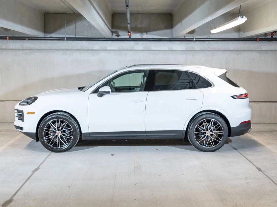 2026 Porsche 9Y0/9Y3 Cayenne - Image 2 of 4