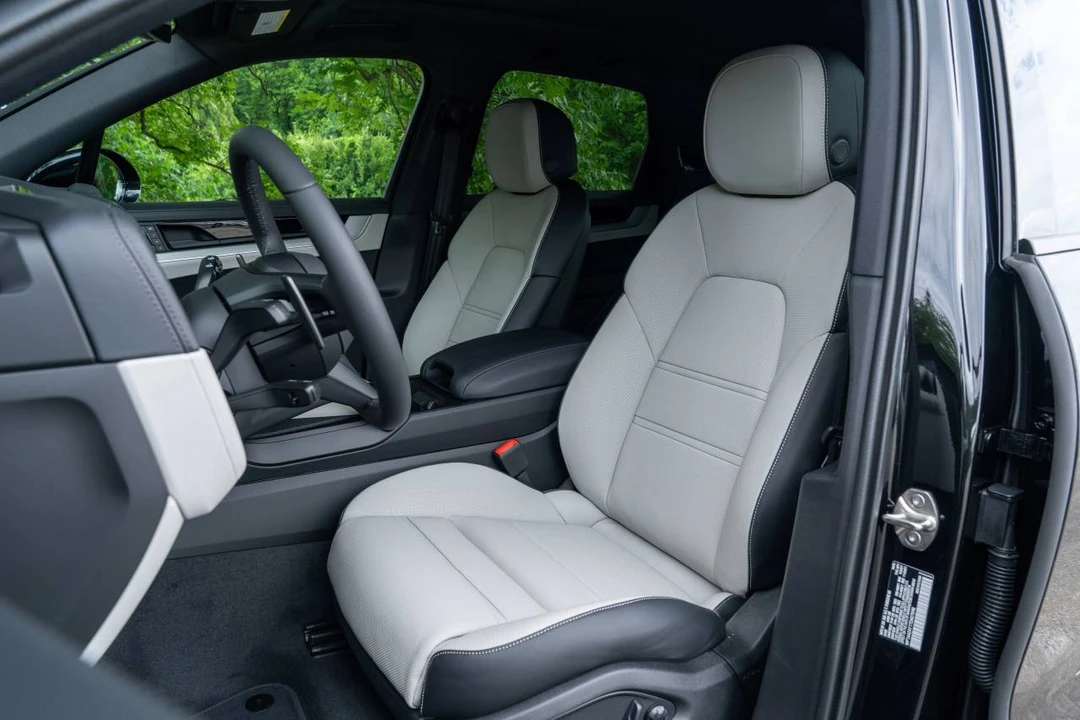 2026 Porsche 9Y0/9Y3 Cayenne - Image 5 of 5