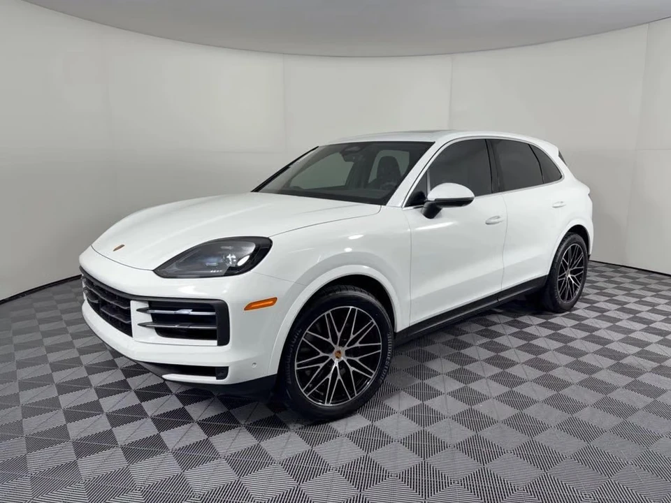2026 Porsche 9Y0/9Y3 Cayenne - Image 4 of 31
