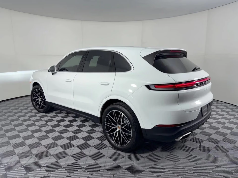 2026 Porsche 9Y0/9Y3 Cayenne - Image 20 of 31