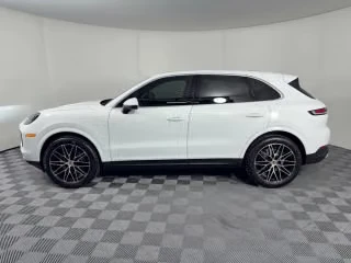 2026 Porsche 9Y0/9Y3 Cayenne - Image 9 of 31